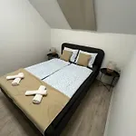 度假居 Brothers House 巴拉顿扎佐