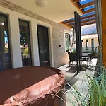 Brothers House * 巴拉顿扎佐