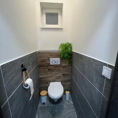 Brothers House באלאטונסארסו