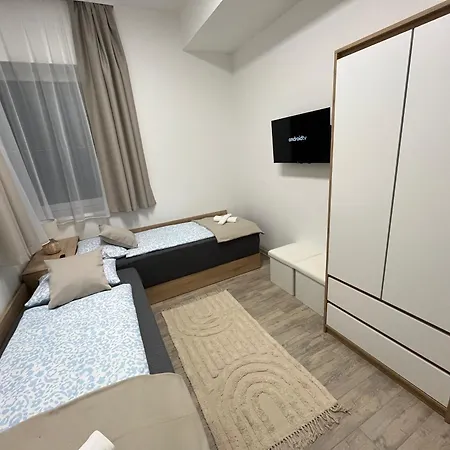 בית נופש Brothers House באלאטונסארסו