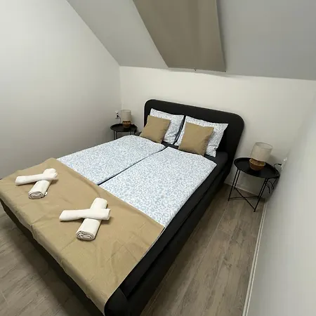 Dom wakacyjny Brothers House Balatonszarszo