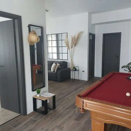 Brothers House *