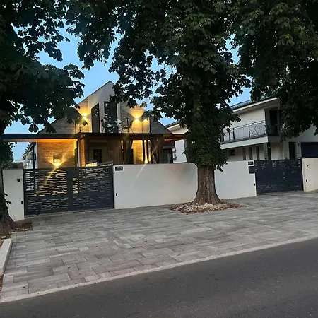 Σπίτι διακοπών Brothers House Balatonszarszo