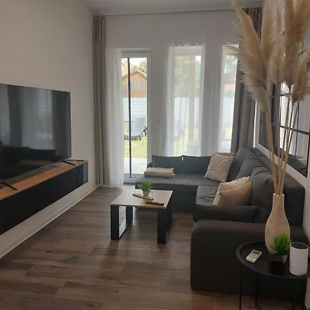 Holiday home Brothers House Balatonszarszo