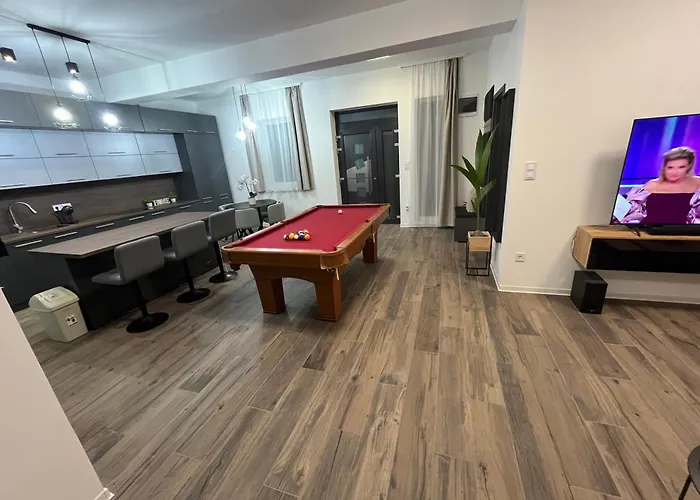Brothers House *
