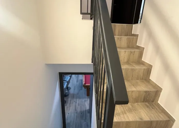 Brothers House * באלאטונסארסו