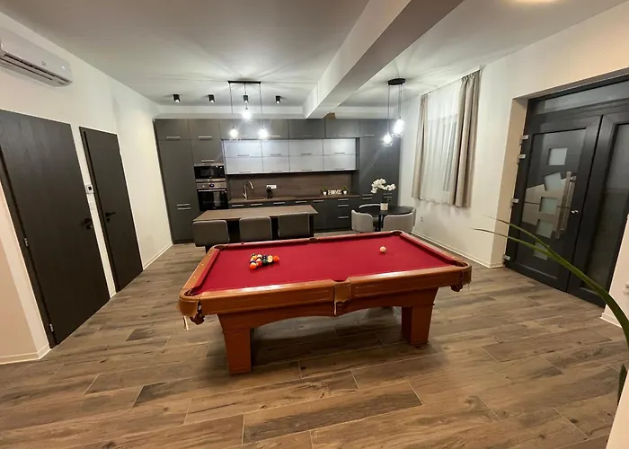 Brothers House