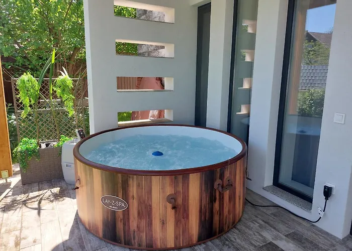 Brothers House * באלאטונסארסו