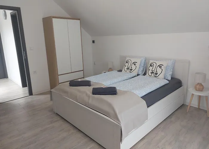 Brothers House * באלאטונסארסו