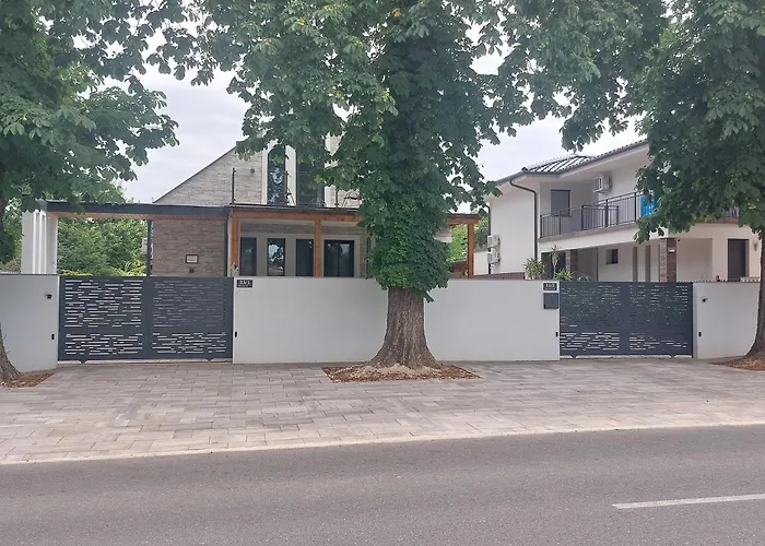 בית נופש Brothers House *