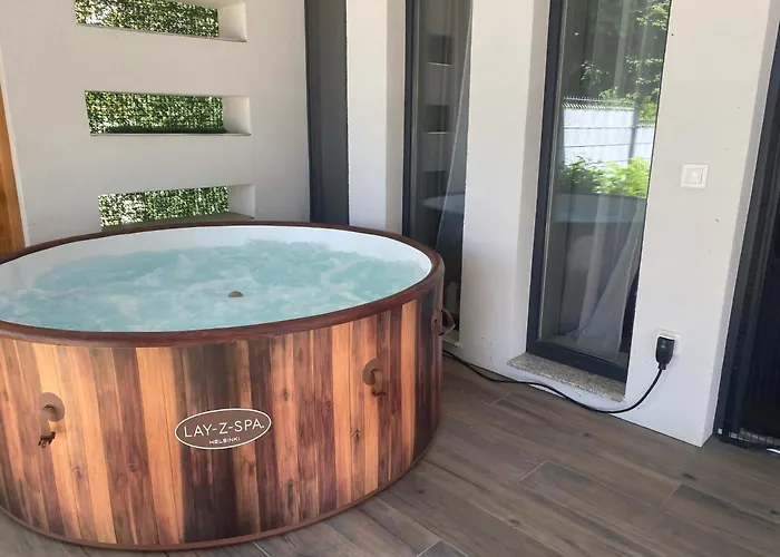 Brothers House * באלאטונסארסו