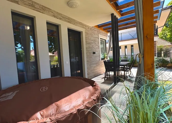 Brothers House * באלאטונסארסו